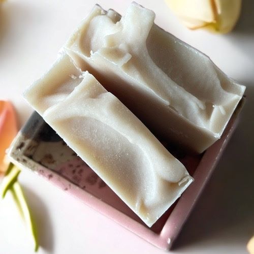 Bar soap with sheabutter and avocado oil